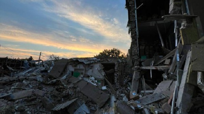 Взрывы в Николаеве: возник пожар, разрушен супермаркет