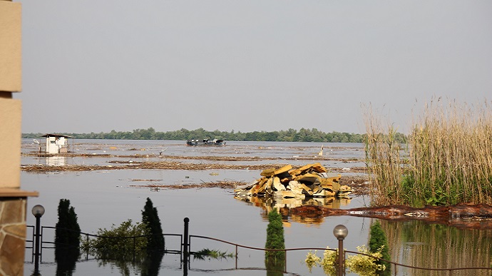 Six settlements remain flooded on right bank in Kherson Oblast