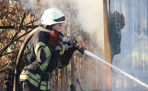 За сутки в Киеве произошло 42 пожара: горела трава и мусор