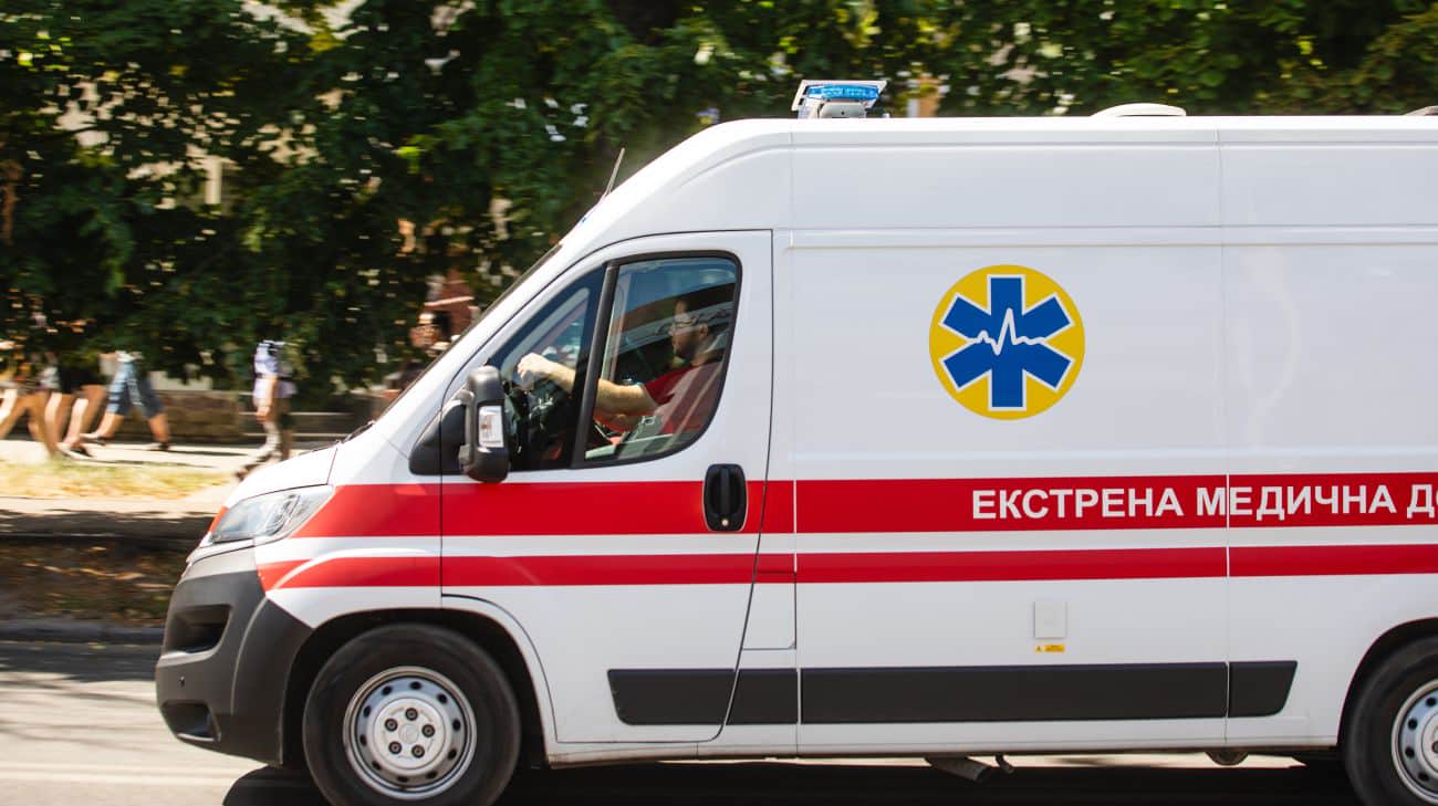 Russian drone attacks ambulance in Kherson Oblast, injuring 3 ambulance workers