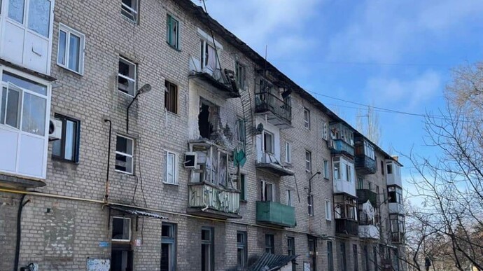 Окупанти обстріляли центр Торецька з Градів: одна людина загинула, шестеро поранено