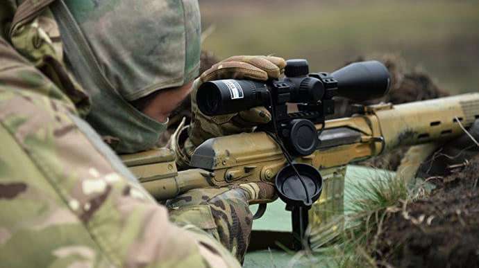 На Донбассе постоянно находится около 50 снайперов РФ – разведка |  Украинская правда
