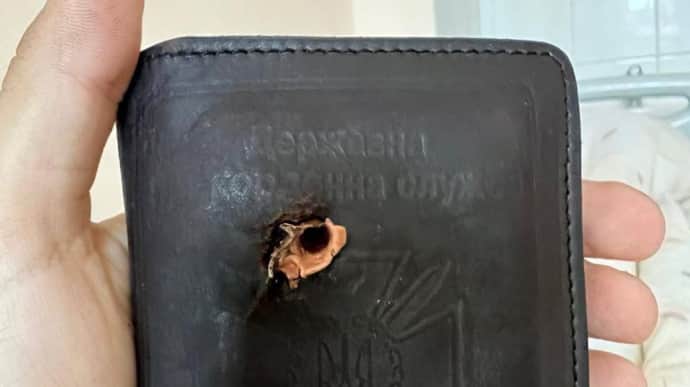 ID stops bullet and saves life of border guard in Vovchansk – photo