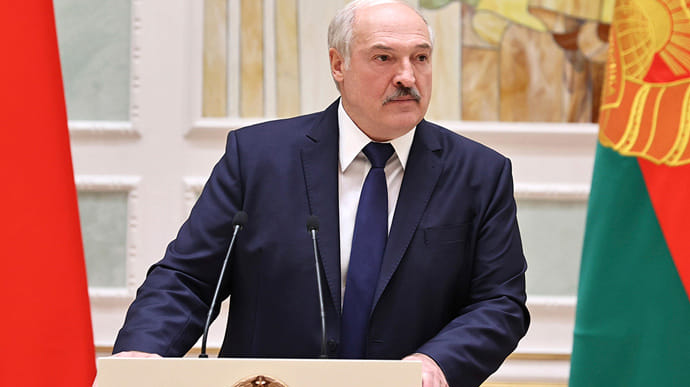 Лукашенко заявив, що не буде президентом при новій конституції