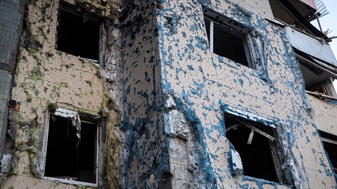 Після потрапляння снаряда у київський двір евакуйовано 200 осіб