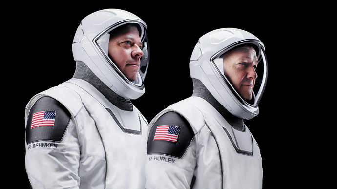 Crew Dragon із астронавтами повернувся на Землю
