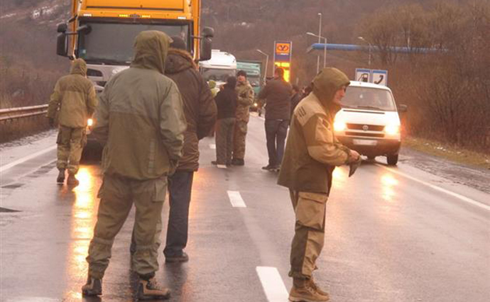 На Закарпатті активісти блокують в’їзд російських фур