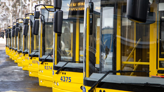 Киев возьмет кредит в €100 млн, чтобы купить 137 троллейбусов и 50 вагонов метро