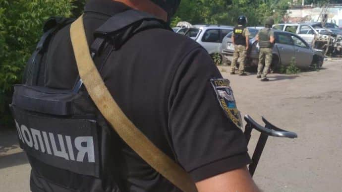 Полтавський терорист хоче втекти, а за кермом авто – заручник