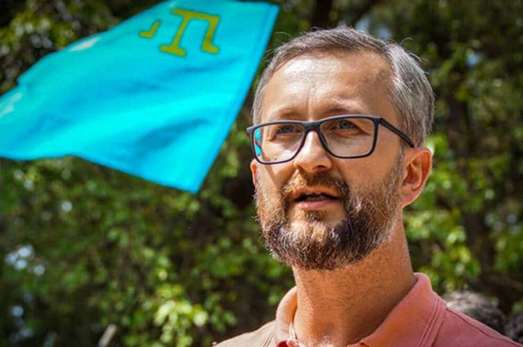 Crimean Tatar activist wins Czech human rights prize