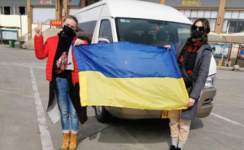 Коронавирус: самолет приземлился в Ухане, украинцы регистрируются на рейс