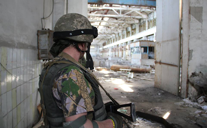 СМИ: в результате обстрела промзоны Авдеевки погибли 2 военных