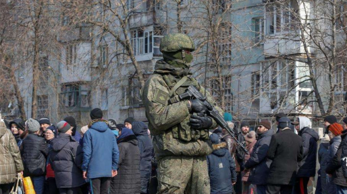 Russian occupiers executing volunteers and isolating cities - intelligence