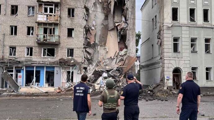 Оккупанты снова ударили по Харькову из реактивных систем: 3 погибших, 31 пострадавший