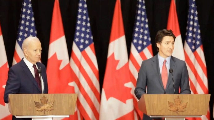 Trudeau and Biden promise to stand alongside Ukraine