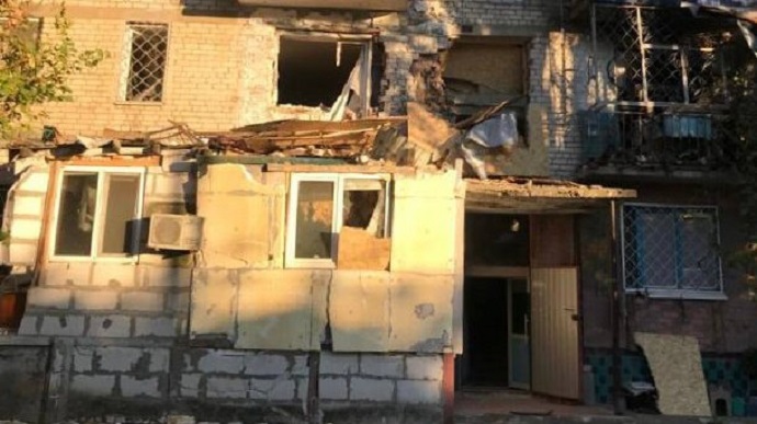 Russian forces strike residential buildings in Mykolaiv