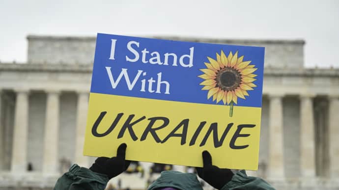 Western leaders and diplomats publish numerous messages to support Ukraine 
