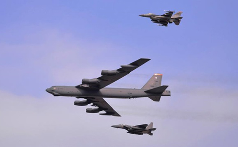 США перебрасывают бомбардировщики B-52 ближе к Ирану