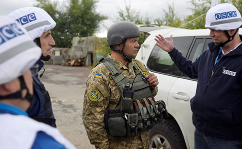 РФ заважає припиненню бойових дій на Донбасі – Бернс