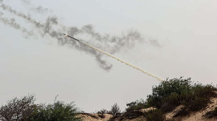 Біля берегів Ємену ракета поцілила в комерційне судно
