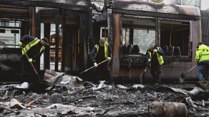 Після розграбувань магазинів та спалення авто у Дубліні затримали 34 людини