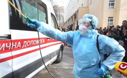 Рекордные 392 новых случая и 24 выздоровели за сутки: коронавирус в Украине