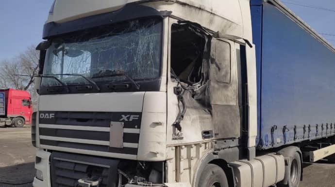 Russians drop explosives on car in Nikopol, killing civilian