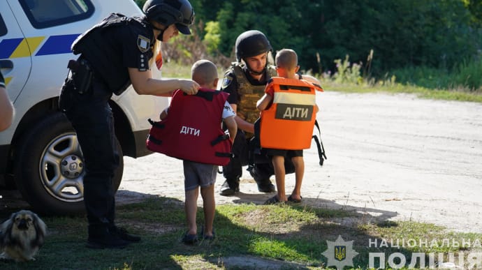 На Сумщині є потреба в евакуації близько 20 тисяч людей – Нацпол