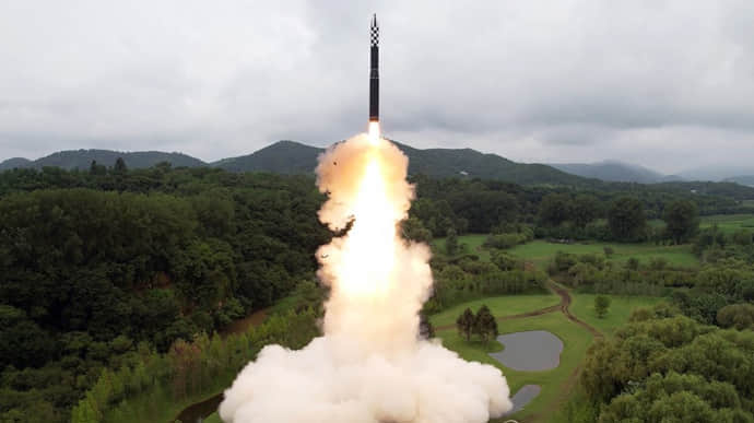 КНДР заявила об успешном запуске твердотопливной баллистической ракеты 