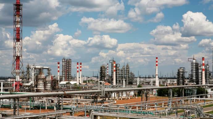 Ukraine's intelligence drones attack Lukoil oil refinery on 11 May – Ukrainska Pravda source
