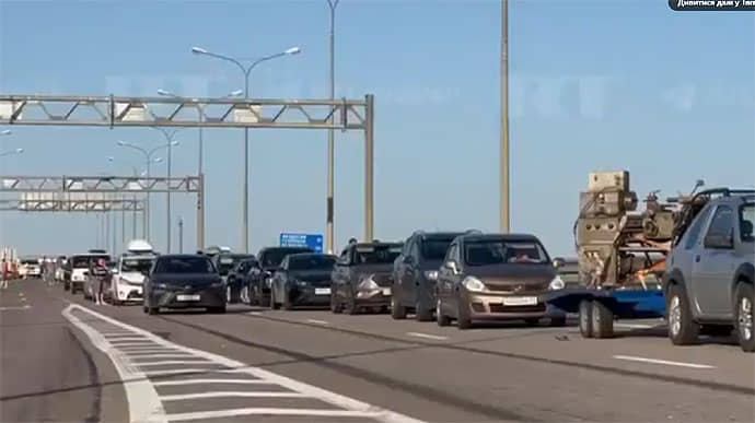Очереди на мост и на паром, пробки на Херсонщине – последствия повреждения Крымского моста