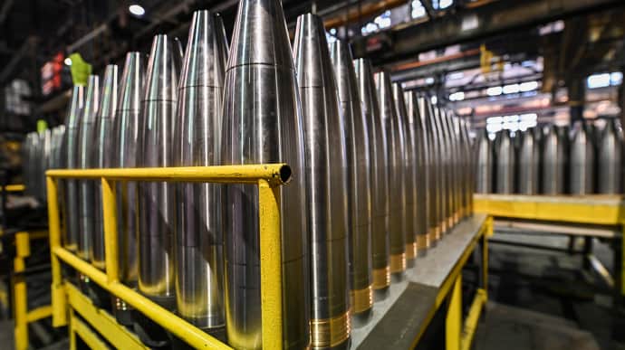 First batch of ammunition arrives in Ukraine under Czech initiative