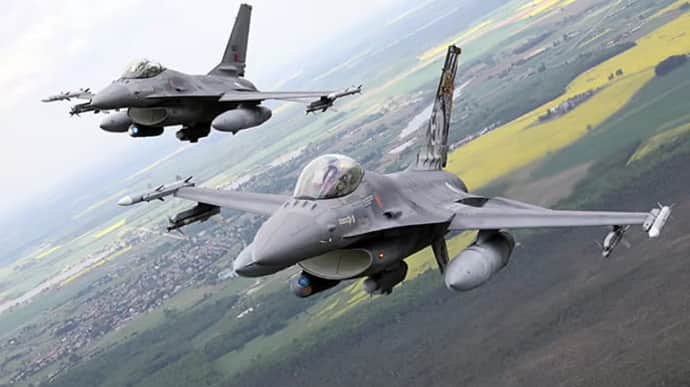 Демократы в Палате представителей США призвали тренировать больше украинцев на F-16