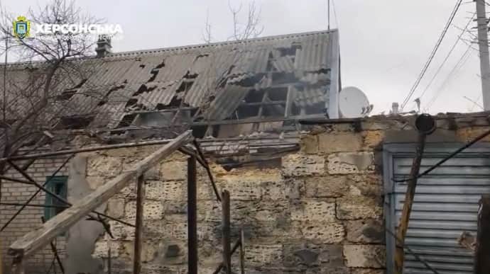 Russians strike Kherson overnight – video
