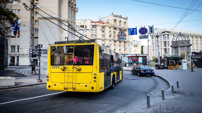 Тривожні зупинки транспорту в Києві: мерія пояснила, як бути з квитками