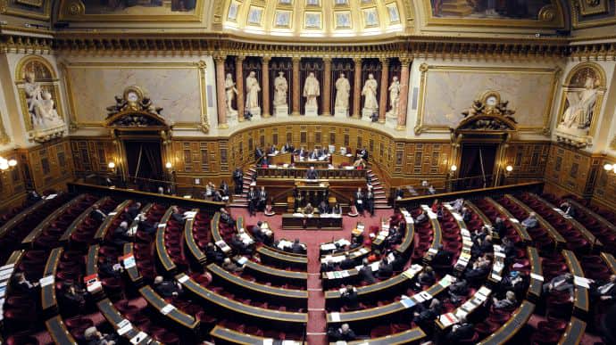 Французькі сенатори після візиту до України закликали збільшити поставки зброї