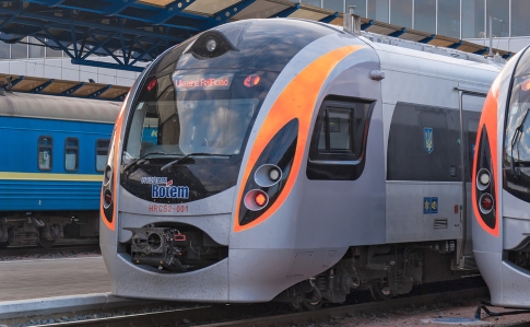 Укрзалізниця через Саакашвілі може ускладнити митний контроль в поїздах