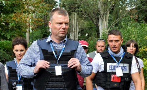 Хуг прибыл в Донецк, чтобы оценить ситуацию с безопасностью