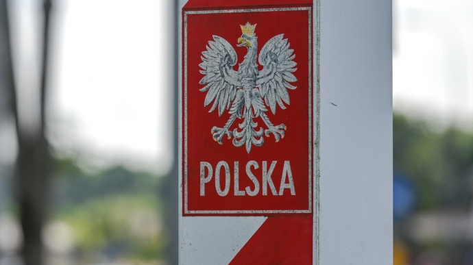 Польща закликає своїх громадян негайно покинути Білорусь
