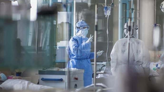 Количество новых больных COVID-19 в Украине не идет на спад, но выздоравливают больше