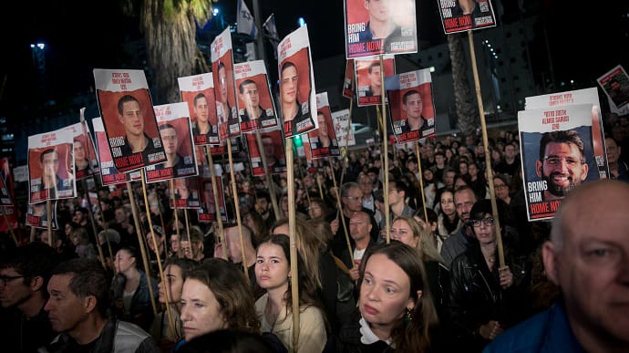 В Ізраїлі масові мітинги: люди вимагають відставки Нетаньяху, припинення війни та повернення заручників