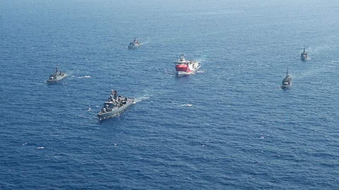 В восточном Средиземноморье столкнулись фрегаты Греции и Турции