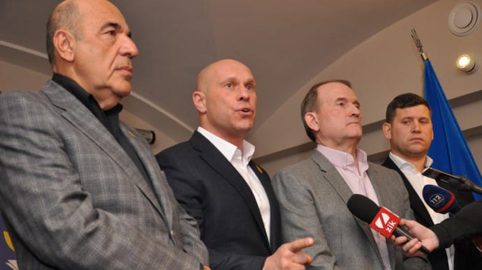 У Раді запропонували закрити вхід журналістам Медведчука, ОПЗЖ пішла в бій