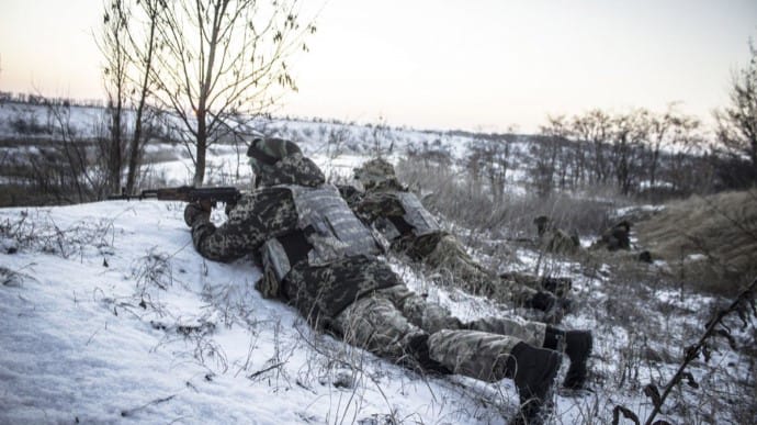 Гібридні війська РФ на Донбасі обстріляли ЗСУ та будинки мирних жителів