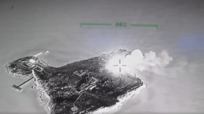 ВСУ показали, как уничтожили российский вертолет с десантом возле Змеиного