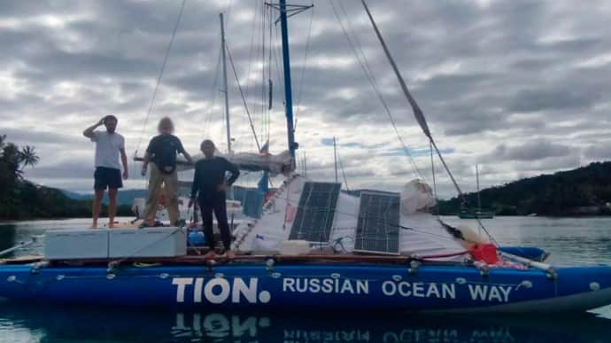 Акули потопили катамаран із росіянами на борту в Тихому океані