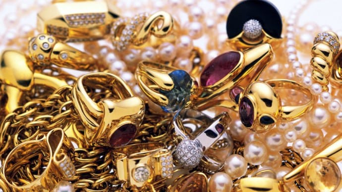 Слідчий СБУ попався на розтраті десятків кілограмів арештованого золота та срібла