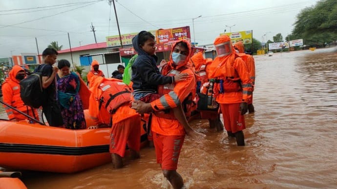 Число погибших в результате наводнения в Индии возросло до 159 человек