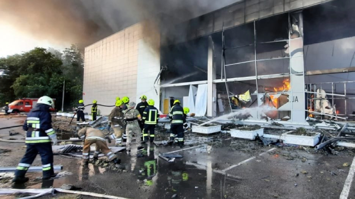 Investigation obtains names of Russian Federation pilots who struck shopping centre in Kremenchuk ‒ Minister of Internal Affairs of Ukraine