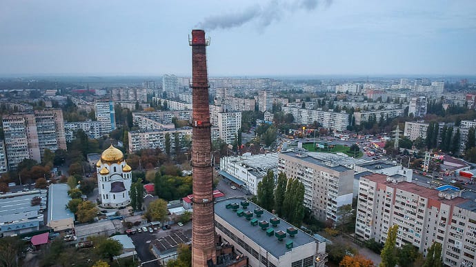 Через негоду в Одесі відключили котельні: в одній з них впав 100-метровий димохід